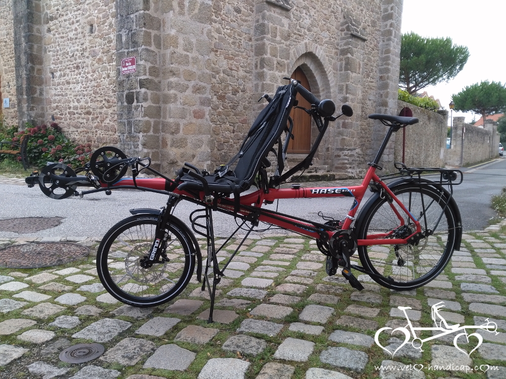 Un tandem Pino Allround par Hase Bikes avec pédalier enfant